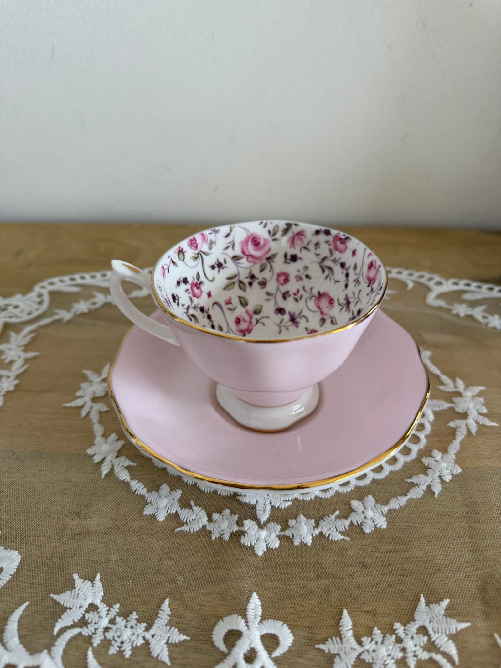 Tasse et soucoupe rose - Royal Albert Modern Vintage
