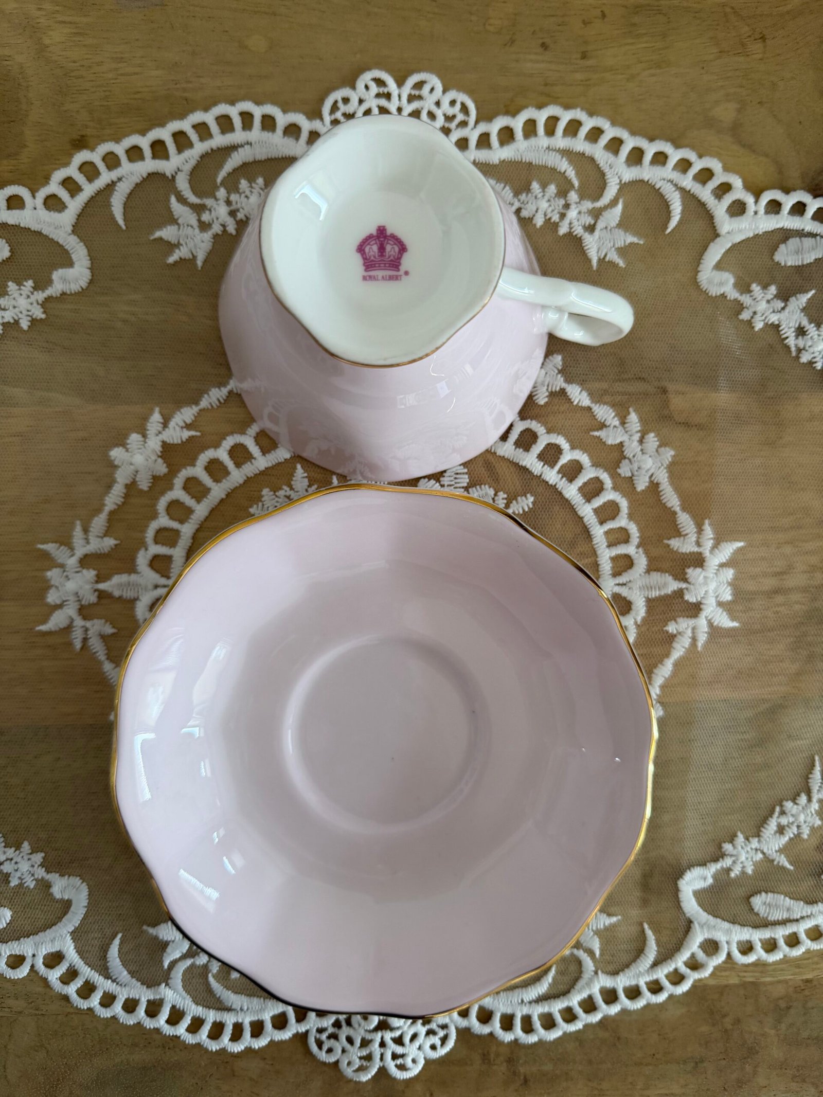 Tasse et soucoupe rose - Royal Albert Modern Vintage – Image 2